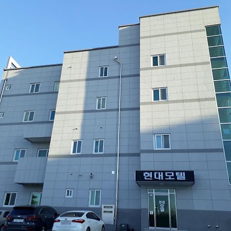 Hyundai Motel Gangneung Exteriör bild