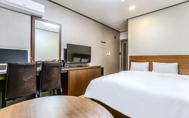 Hyundai Motel Gangneung Exteriör bild