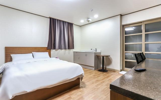 Hyundai Motel Gangneung Exteriör bild