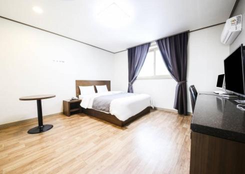 Hyundai Motel Gangneung Rum bild